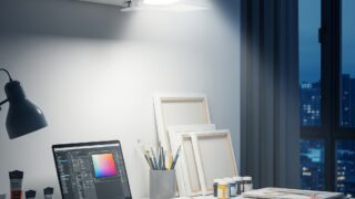 【デスクライト革命】暗い手元は「投光器」で解決！声で操る未来の作業環境が最高だった Gemini Generated Image 1gpqe31gpqe31gpq